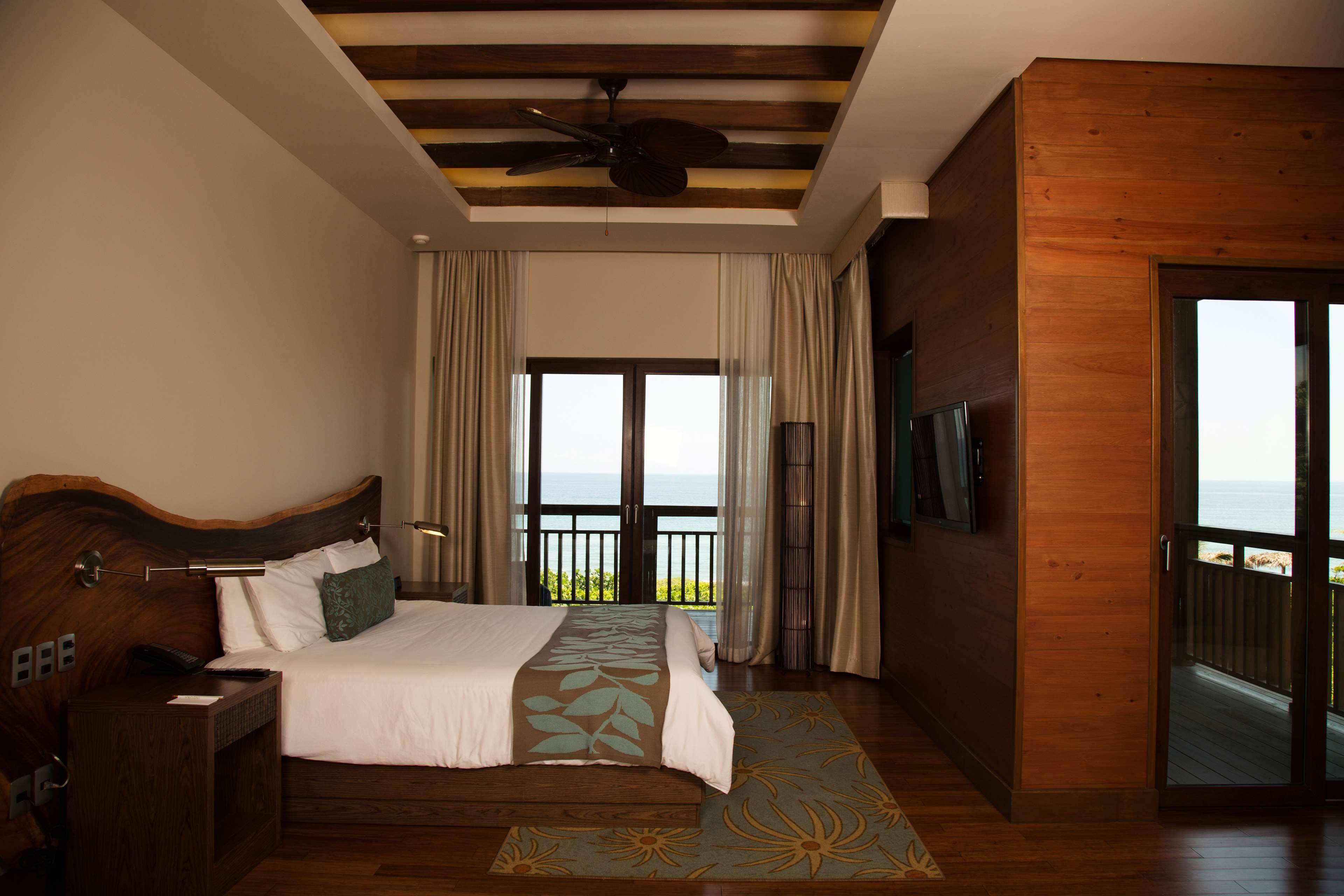 Indura Beach & Golf Resort Curio Collection By Hilton Tela Exterior photo