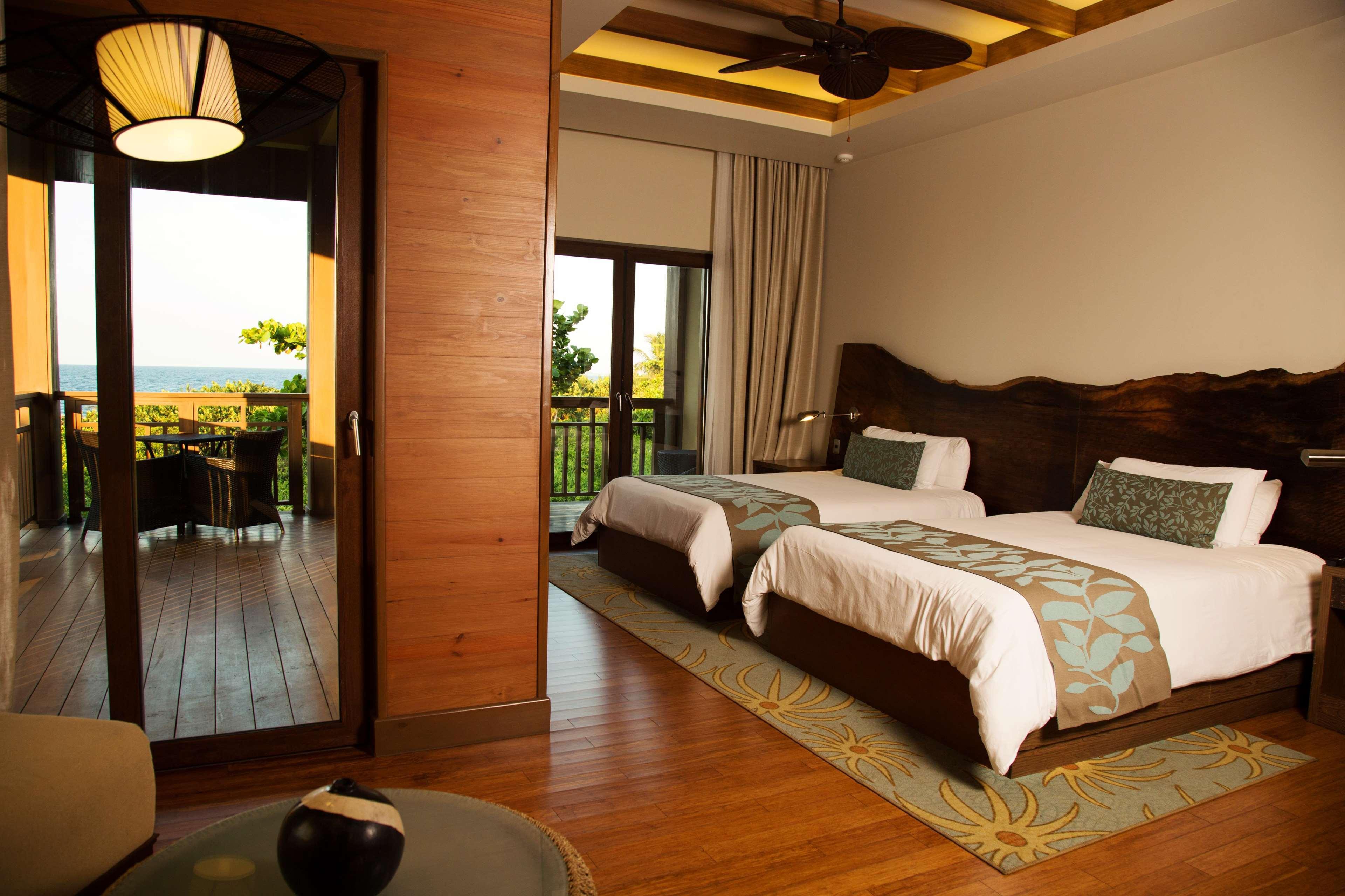 Indura Beach & Golf Resort Curio Collection By Hilton Tela Exterior photo