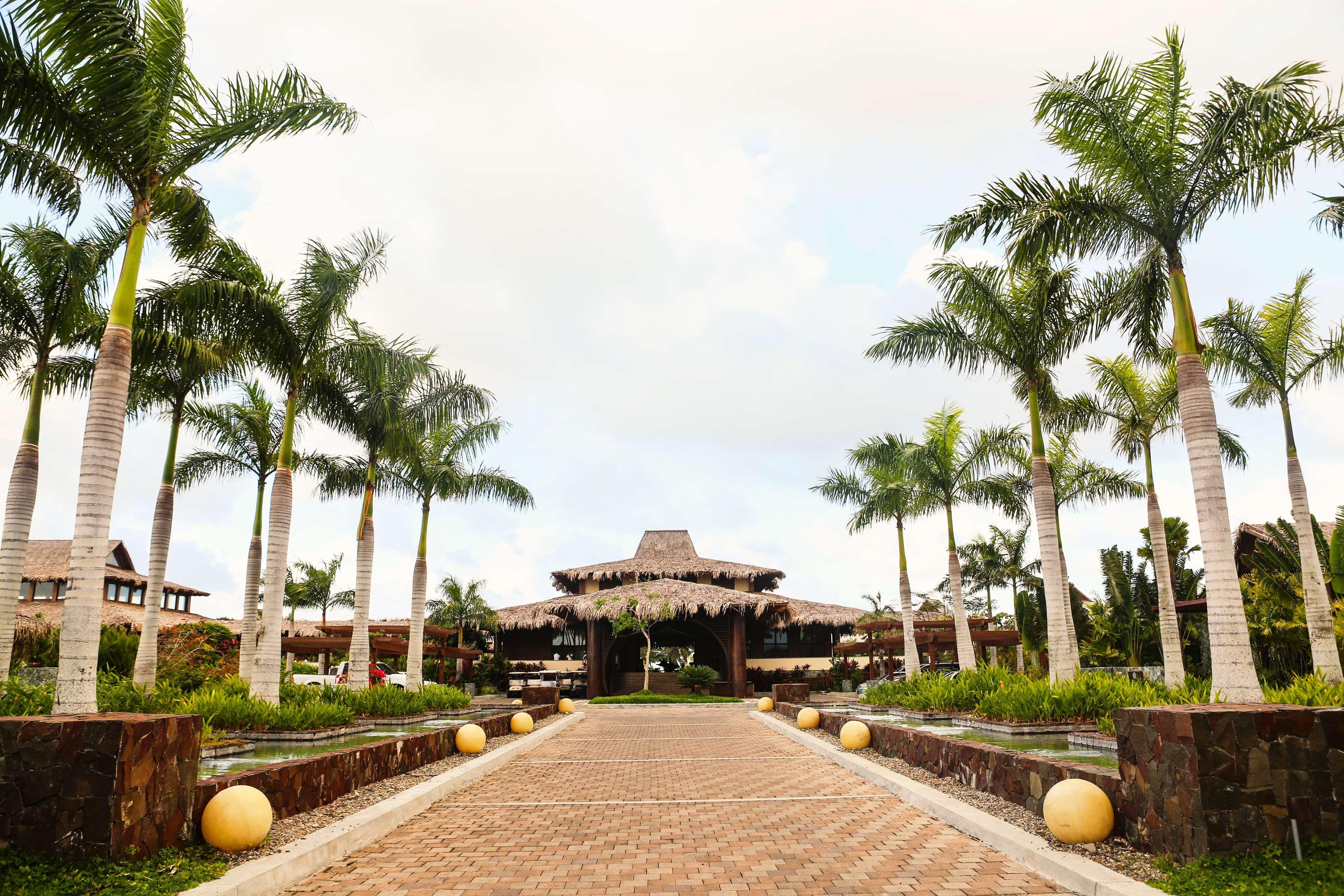Indura Beach & Golf Resort Curio Collection By Hilton Tela Exterior photo