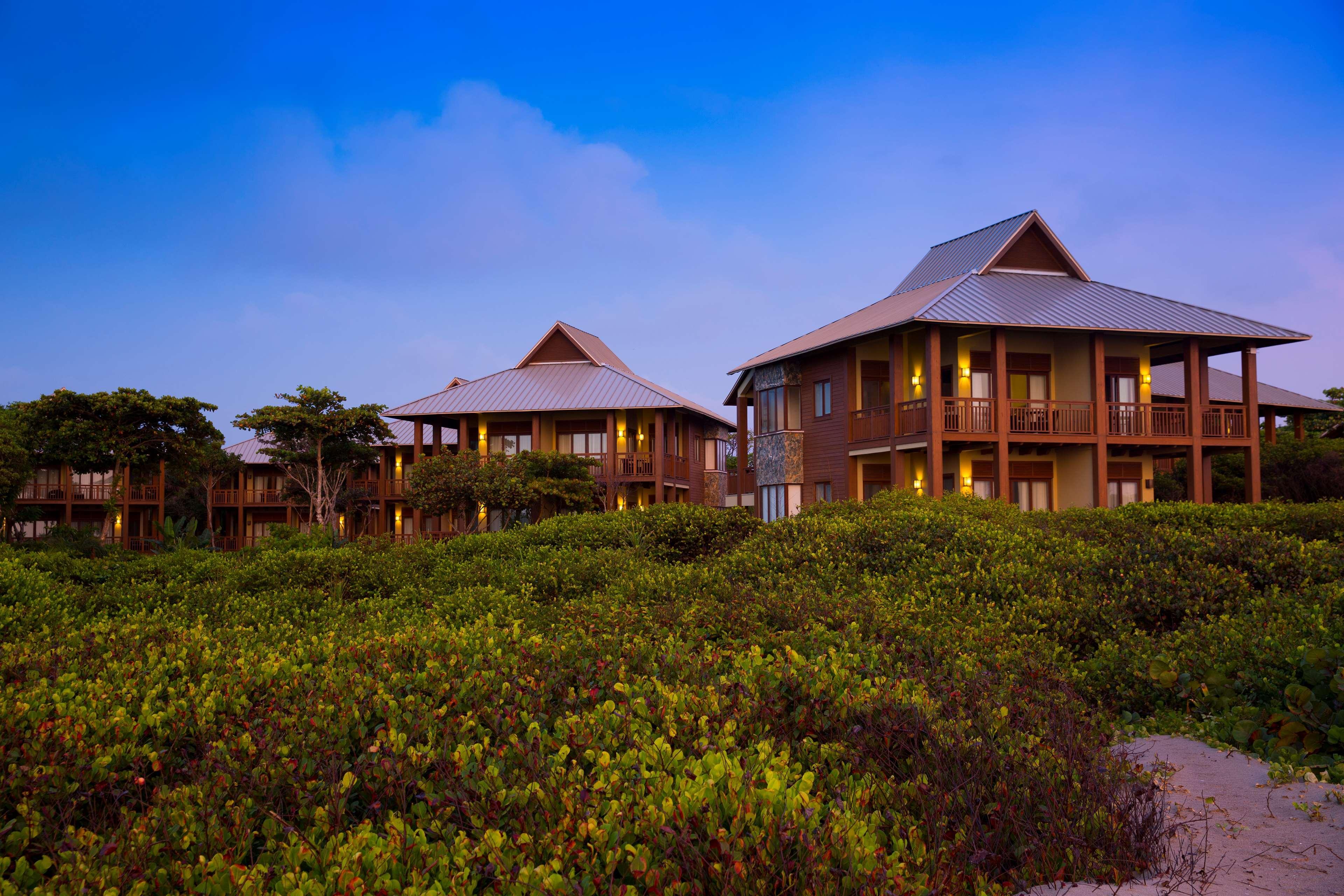 Indura Beach & Golf Resort Curio Collection By Hilton Tela Exterior photo
