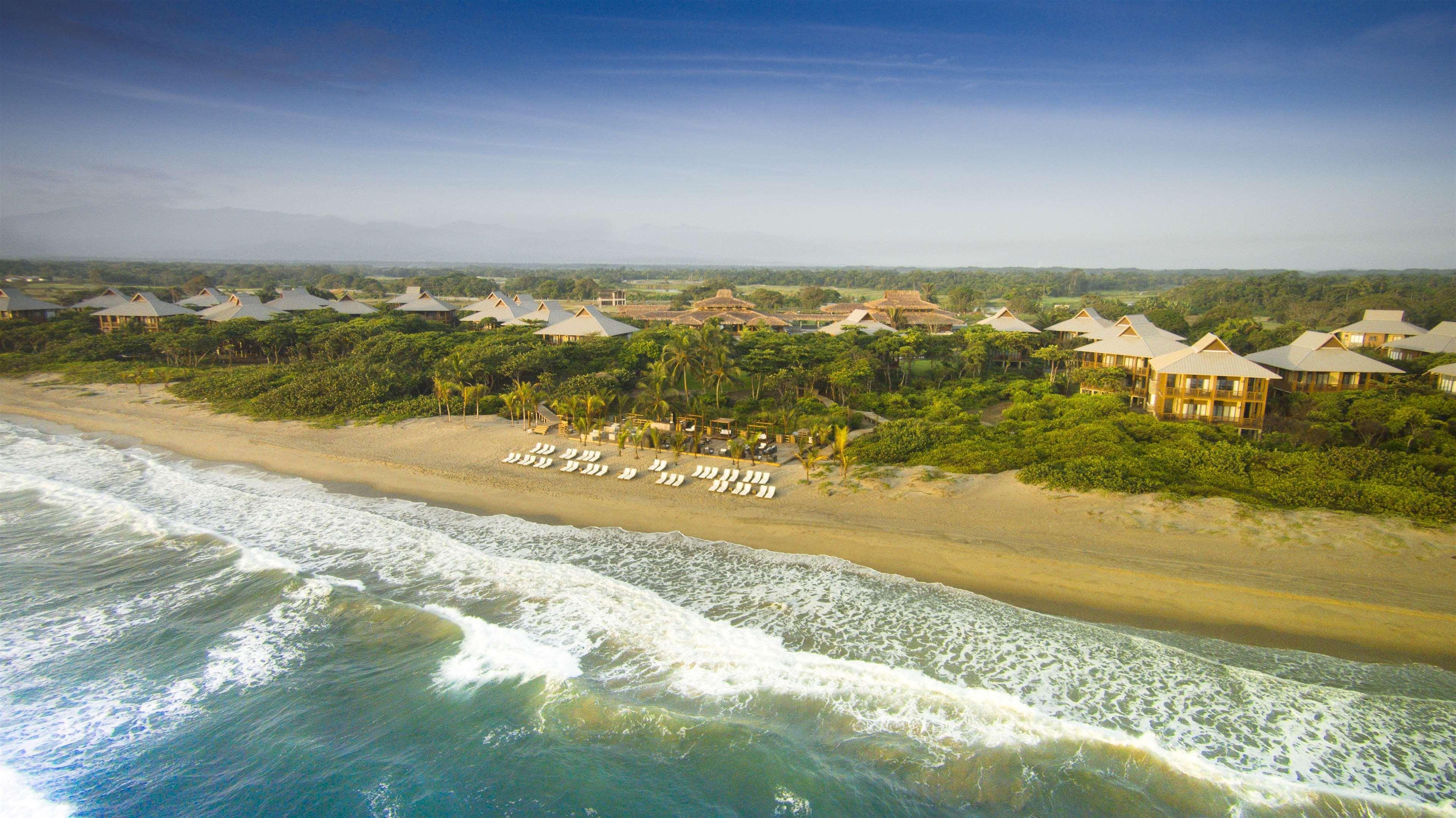 Indura Beach & Golf Resort Curio Collection By Hilton Tela Exterior photo